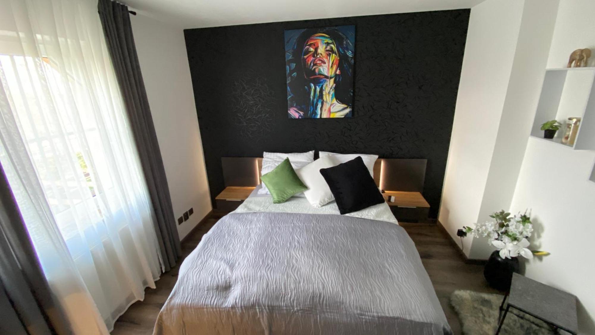 Restaurace Pyramida Hotel การ์โลวีวารี ภายนอก รูปภาพ